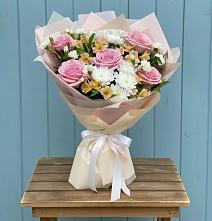 Букет цветов из:  Гвоздики, Орхидеи и Розы #REPLACE_PRED# Дорогобуже