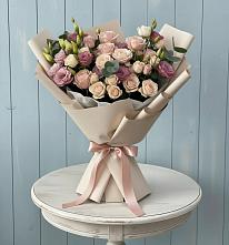 Букет цветов из:  Розы и Лизиантусы в Дорогобуже
