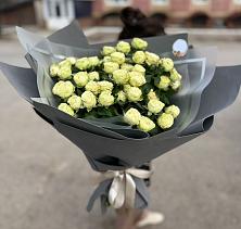 Букет Белые кустовые розы Солинеро в Дорогобуже