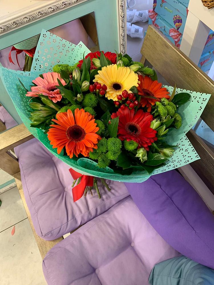 Букет цветов из: Герберы, Хризантемы и Альстромерии в Дорогобуже