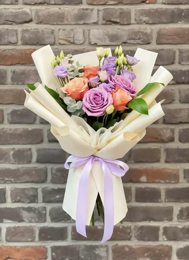 Букет цветов из: Лизиантусы и Розы в Дорогобуже