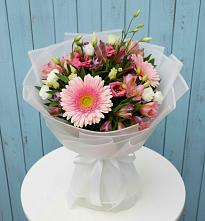 Букет цветов из:  Герберы, Альстромерии и Лизиантусы в Дорогобуже