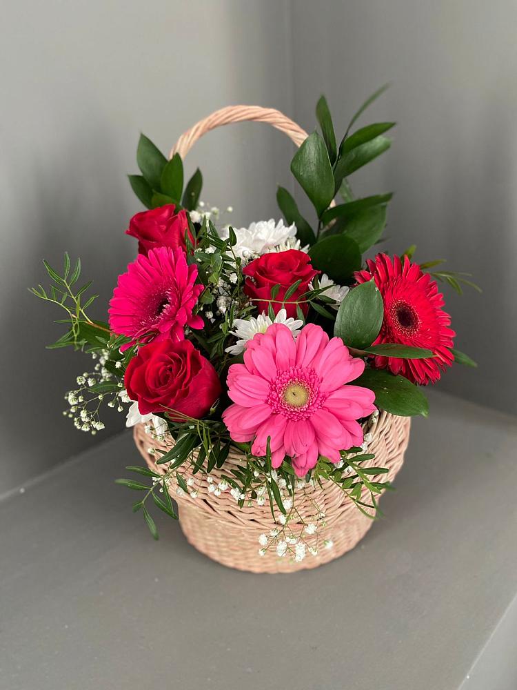 Цветочная композиция из Розы, Хризантемы и Герберы в корзине в Дорогобуже