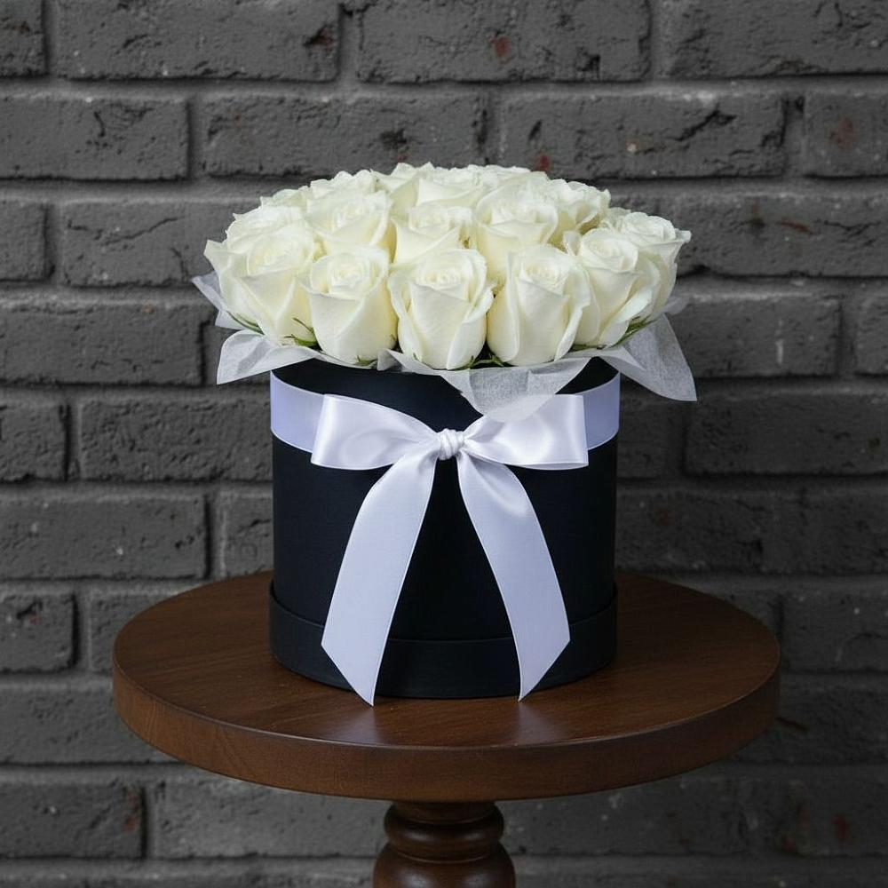 Цветочная композиция из Розы в шляпной коробке в Дорогобуже