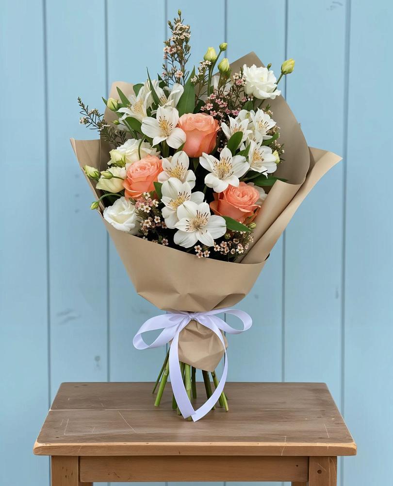 Букет цветов из: Альстромерии, Лизиантусы, Розы и Хризантемы в Дорогобуже