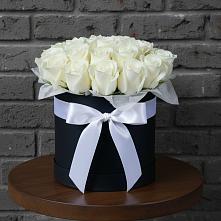 Цветочная композиция из Розы в шляпной коробке в Дорогобуже